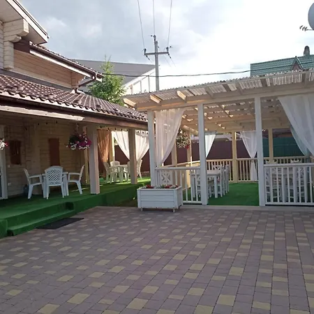 Lodge Pogar White